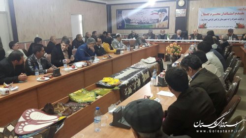 نشست استاندار گلستان با فعالان اقتصادی شهرستان ترکمن برگزار شد