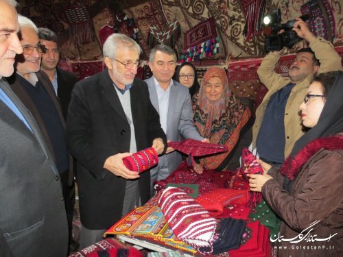 سفارش خرید 50 قالیچه نفیس ترکمن توسط ریاست بنیاد مستضعفان کشور