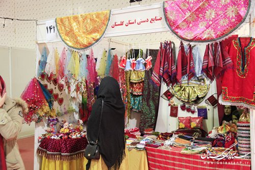 گوشه ای از آثار هنرمندان صنایع دستی گلستان در دهمین جشنواره فرهنگ اقوام