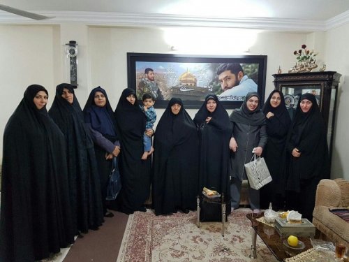 دیدار مشاور وزیر کشور در امور زنان و خانواده با خانواده شهید مدافع حرم گلستانی