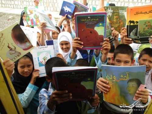 علاقه مندی کودکان و نوجوانان روستایی گمیشان به فعالیت های فرهنگی هنری کتاب خانه سیار