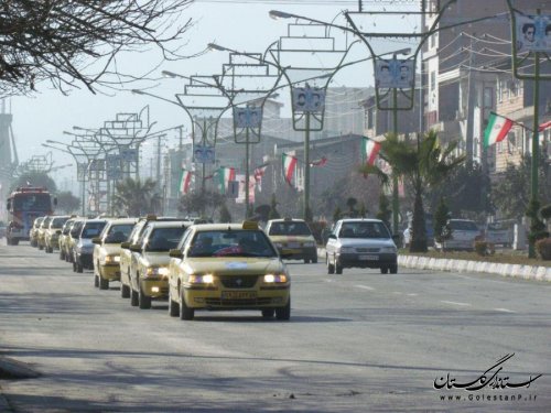 رژه ناوگان تاکسیرانی شهر بندرگز به مناسبت ۱۲ بهمن و آغاز دهه مبارک فجر انقلاب اسلامی برگزار شد