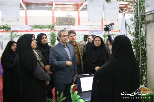 افتتاح نمایشگاه توانمندی های بانوان گلستانی درپنجمین روز از دهه فجر