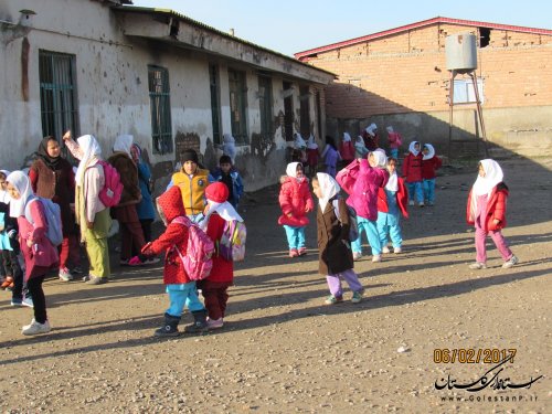 مراسم کلنگ زنی مدرسه 7 کلاسه شهید تراج نژاد سیمین شهر برگزار شد