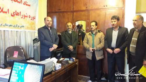 بازدید فرماندار ترکمن از محل ثبت نام کاندیداها در بخش مرکزی