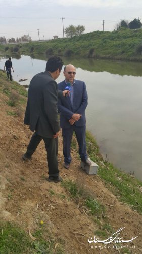 رها سازی 1000 قطعه بچه ماهی به رودخانه قره سو با حضور فرماندار ترکمن