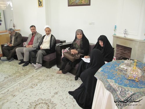 دیدار مدیرکل بانوان گلستان با خانواده های تحت پوشش کمیته امداد امام خمینی(ره) استان
