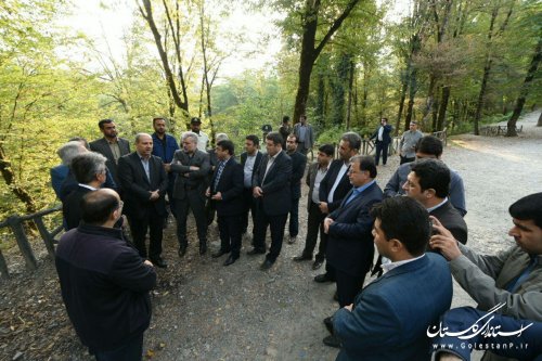 حضور استاندار گلستان در پارک جنگلی امام رضا(ع)کردکوی و ادای احترام به شهدای گمنام