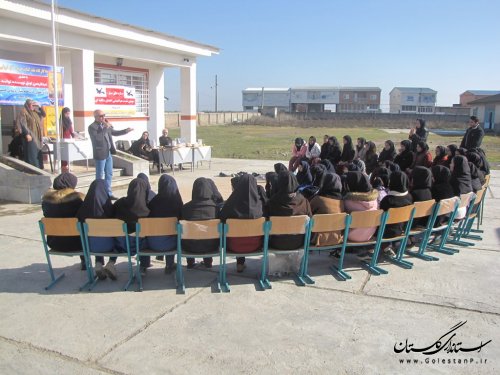 نشست تخصصی نقد کتاب "فریاد آق‌اویلی" باحضور نویسنده اثر در روستای بصیر‌آباد برگزار شد