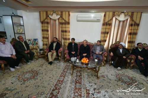 دیدار استاندار گلستان با خانواده شهیدان صداقت و شفاهی در یوم ا... 22 بهمن