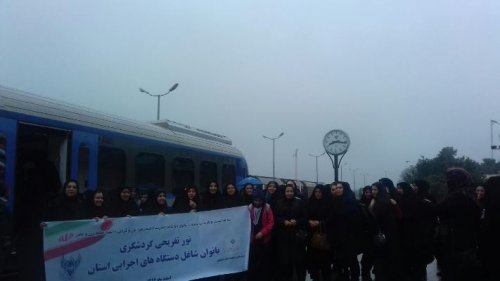 اردوی ریلی تفریحی به اسکله و بازارچه بندرترکمن ویژه بانوان شاغل دستگاههای اجرایی استان