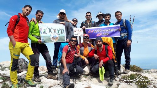 صعود تیم کوهنوردی کارگران گرگان به قله قلعه ماران