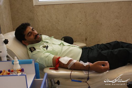 کارکنان  نيروي انتظامي  راه آهن شمال شرق 2  خون خود را به نيازمندان اهدا كردند