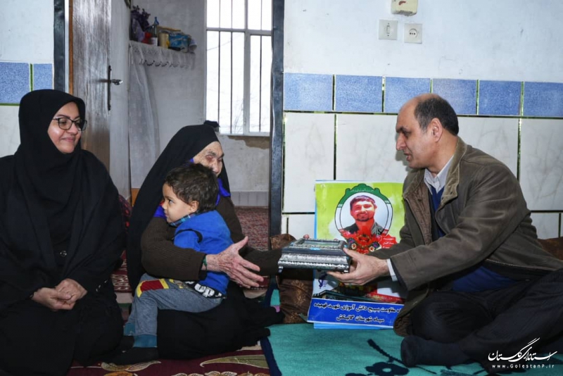 غبارروبی گلزار شهدا و دیدار با خانواده شهید مدافع حرم در شهرستان گالیکش