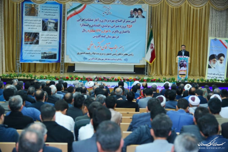 دولت با تمام توان برای رفع محرومیت استانهای محروم تلاش می کند