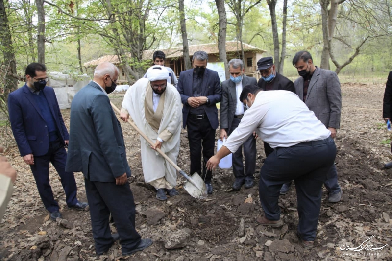 کاشت 200 اصله نهال در محل اجرای پروژه موزه میراث روستایی گلستان