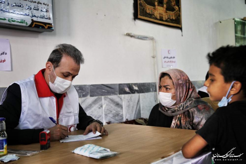 ارائه خدمات درمانی هلال احمر به ۴۰۰ نفر در محله قلعه حسن گرگان
