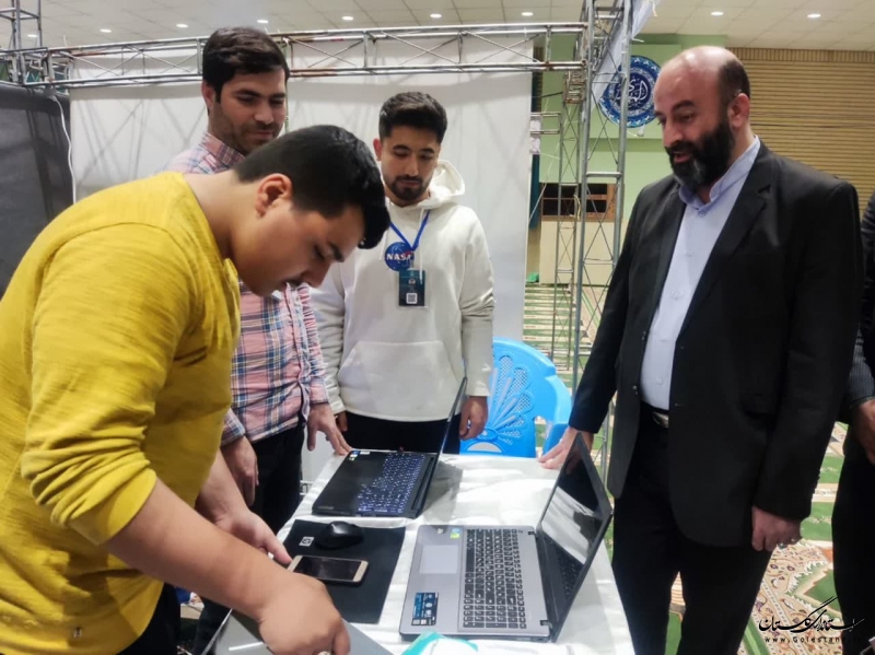 جوانان حاضر در رویداد تولید محتوای دیجیتال بسیج استان معتکف دیجیتالی هستند