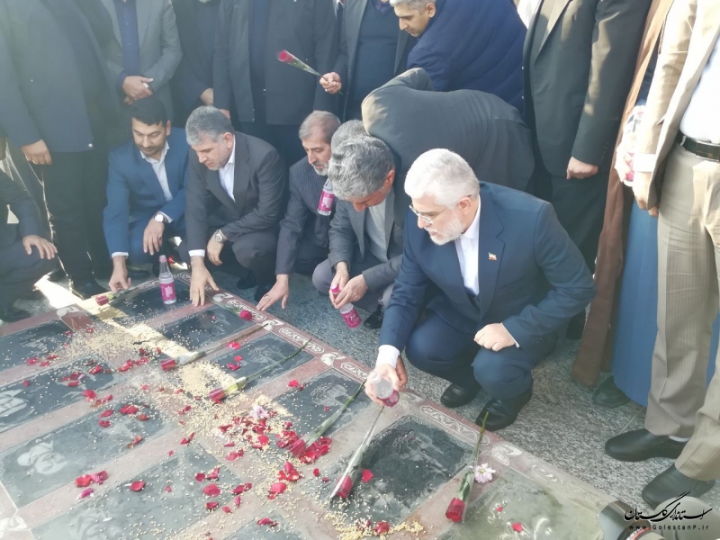حضور وزیر جهادكشاورزی در مزار شهدای استان گلستان
