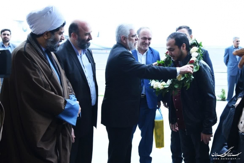 استقبال استاندار گلستان از قهرمان مسابقات جهانی قرآن
