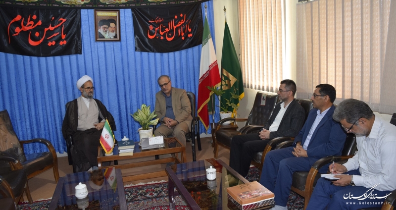 مدیر کل ثبت احوال استان گلستان با امام جمعه بندرگز دیدار کرد