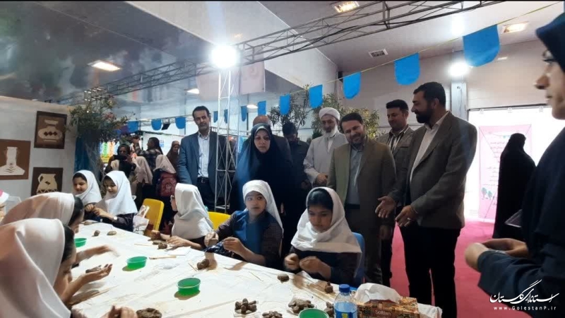 آیین افتتاحیه نمایشگاه هفته ملی کودک با حضور مدیرکل دفتر امور اجتماعی و فرهنگی استانداری گلستان