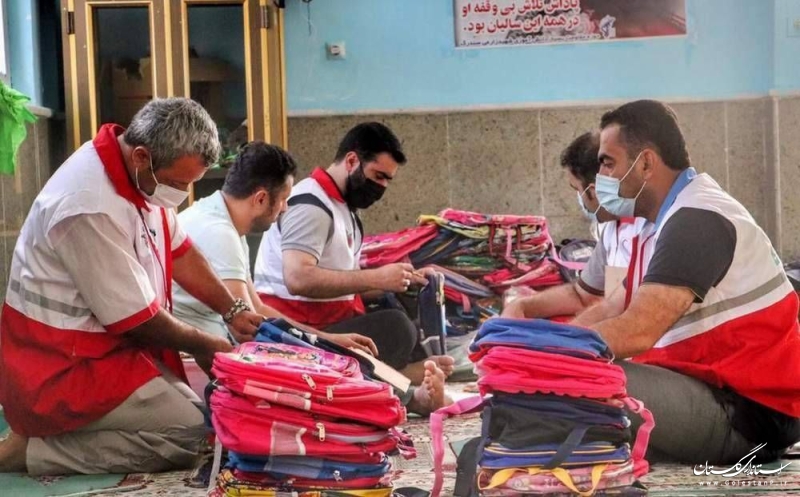 اهدای ۱۱۱۰ بسته لوازم التحریر به دانش آموزانِ کم برخوردارِ گلستانی