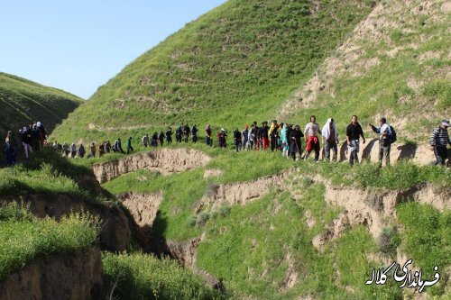 پیاده روی خانوادگی شهروندان کلاله ای به سمت بقعه حضرت خالد نبی (ع) برگزار شد