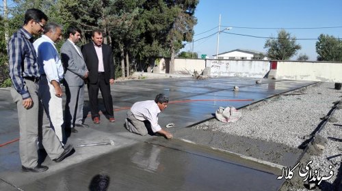 بازدید فرماندار کلاله از روند آماده سازی زمین چمن مصنوعی کانون شهید باقری