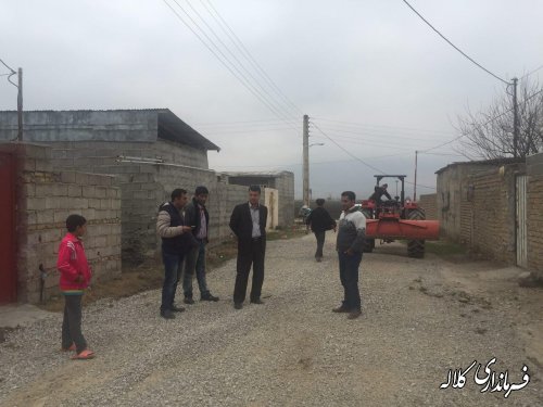شروع شن ریزی وزیرسازی وآسفالت معابر روستای حیدر آباد دهستان کنگوربخش مکزی
