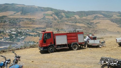 مهار آتش سوزی بقایای زمین های کشاورزی روستای عزیزاباد دهستان عرب داغ بخش پیشکمر