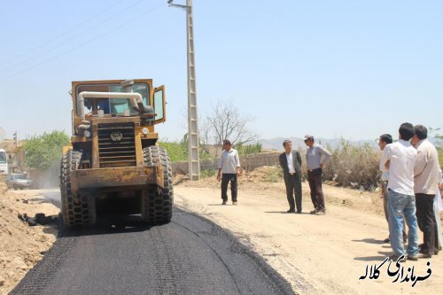 بازدید بخشدار پیشکمر از اجرای آسفالت روستای دومانلی بخش پیشکمر