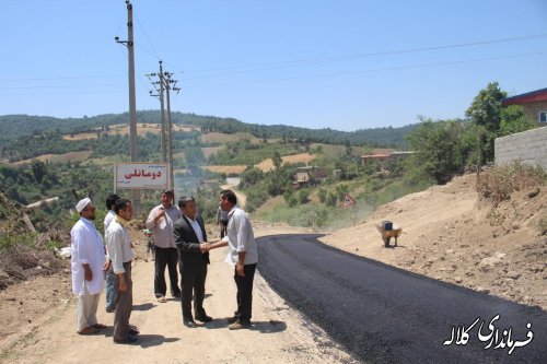 بازدید بخشدار پیشکمر از اجرای آسفالت روستای دومانلی بخش پیشکمر