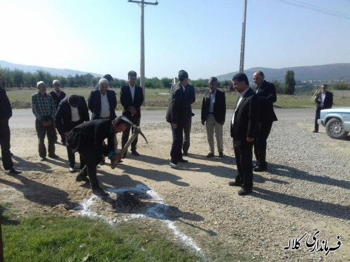 باحضور فرماندار کلنگ احداث جدول روستای صالح آباد بخش مرکزی به زمین زده شد