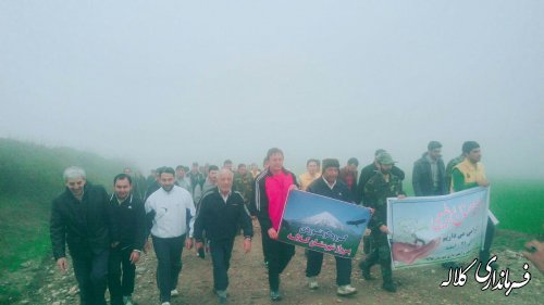 "پیاده روی و کاشت نهال به مناسبت هفته منابع طبیعی"