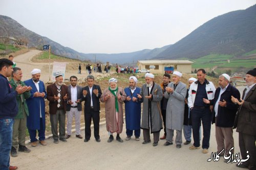 بمناسبت هفته منابع طبیعی وسال نو؛بخشدار پیشکمر در روستای زاو بالا چند اصله نهال غرس کرد.