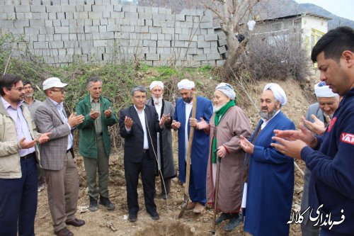 بمناسبت هفته منابع طبیعی وسال نو؛بخشدار پیشکمر در روستای زاو بالا چند اصله نهال غرس کرد.