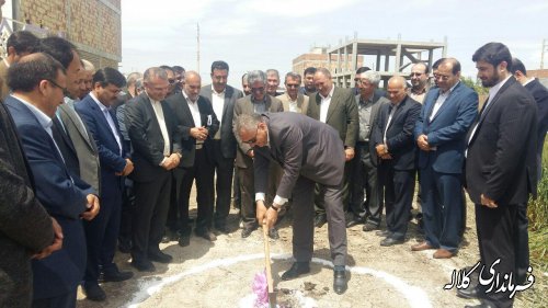 کلنگ احداث 5 مدرسه و1 کانون فرهنگی در شهرستان کلاله زمین زده شد.