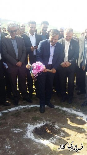 کلنگ احداث 5 مدرسه و1 کانون فرهنگی در شهرستان کلاله زمین زده شد.