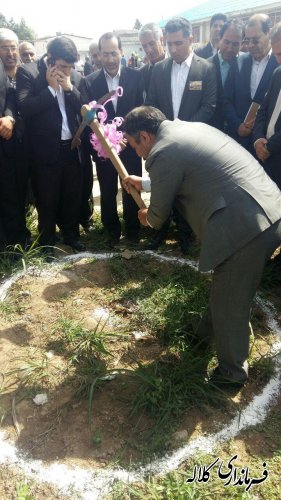 کلنگ احداث 5 مدرسه و1 کانون فرهنگی در شهرستان کلاله زمین زده شد.