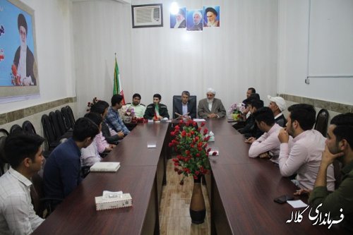 دیدار جمعی از جوانان بخش پیشکمر بمناسبت هفته جوان با بخشدار و مسئولین بخش پیشکمر