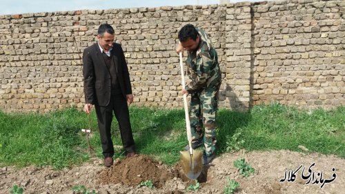 آئین درختکاری و کاشت نهال در محوطه بخشداری پیشکمر برگزار شد