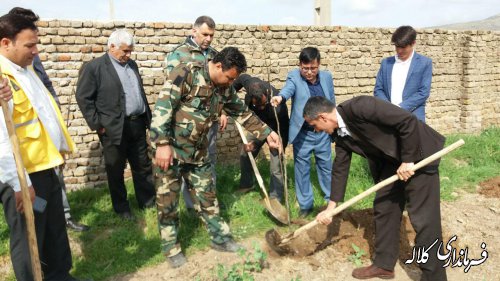 آئین درختکاری و کاشت نهال در محوطه بخشداری پیشکمر برگزار شد