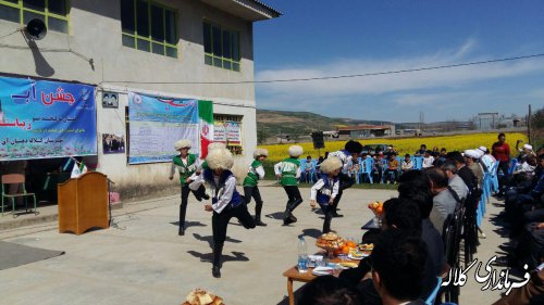 مردم دهستان آقسو در روستای صالح آباد  شادمانه جشن آب برگزار کردند