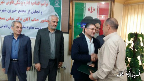 مسوولان در کنار خدمت به مردم بایستی خدمات و اقدامات انجام شده در ۴۰ سال گذشته را نیز برای آنان بازگو نمایند