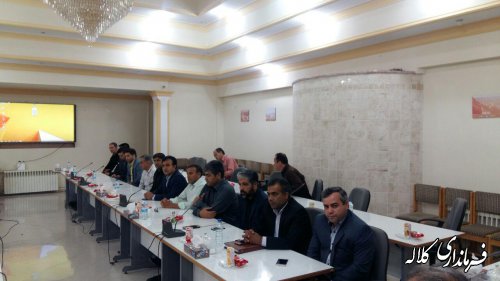 مسوولان در کنار خدمت به مردم بایستی خدمات و اقدامات انجام شده در ۴۰ سال گذشته را نیز برای آنان بازگو نمایند