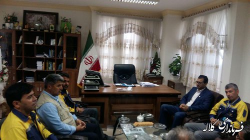دیدار رئیس وکارکنان اداره پست کلاله با فرماندار شهرستان بمناسبت روز جهانی پست 