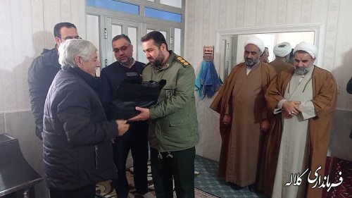 دیدار فرماندار کلاله با خانواده شهدا و جانبازان