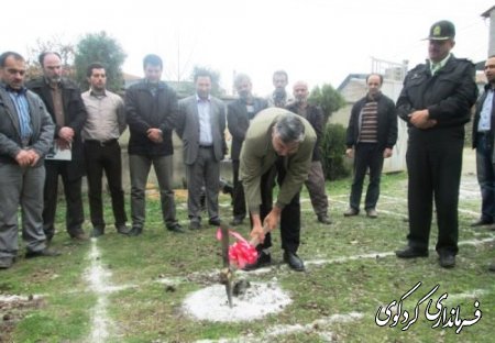 كلنگ پروژه ساختمان سرجنگلباني روستاي بالاجاده امروز با حضور فرماندار و مسئولين شهرستان به زمين زده شد.