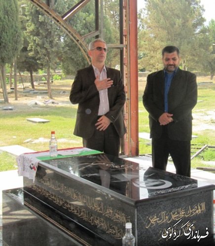 آرامگاه  خبرنگار شهید محمد علی روحانی فرد عطر آگین شد